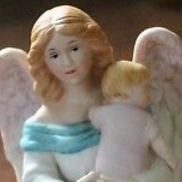 Vintage Homco "Angel Holding Baby" Figurine #1434 - Picture 1 of 8